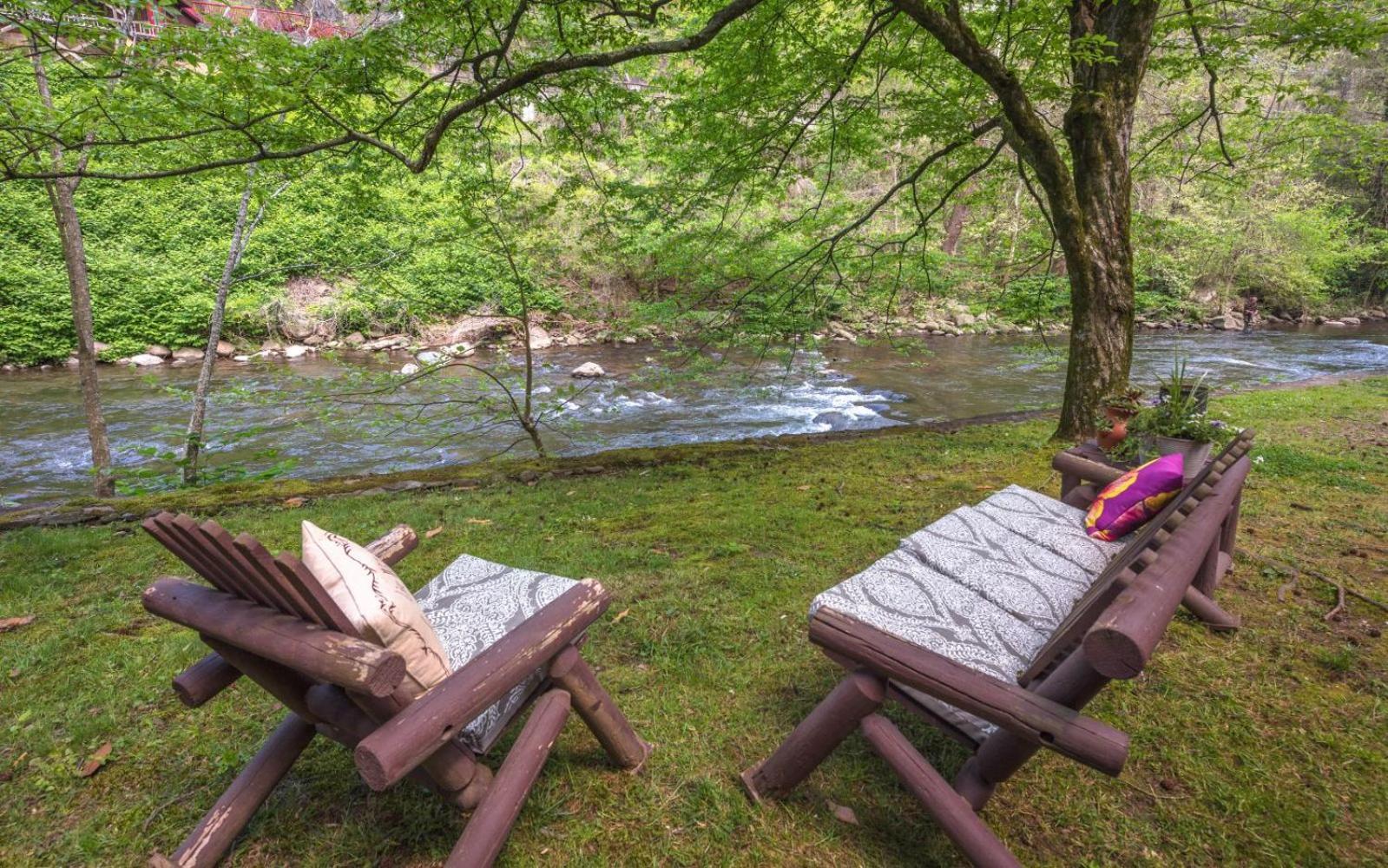 On The River ガトリンバーグ エクステリア 写真