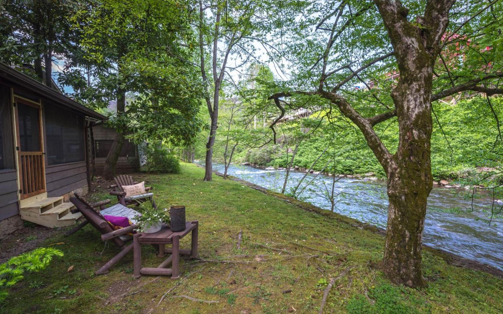 On The River ガトリンバーグ エクステリア 写真